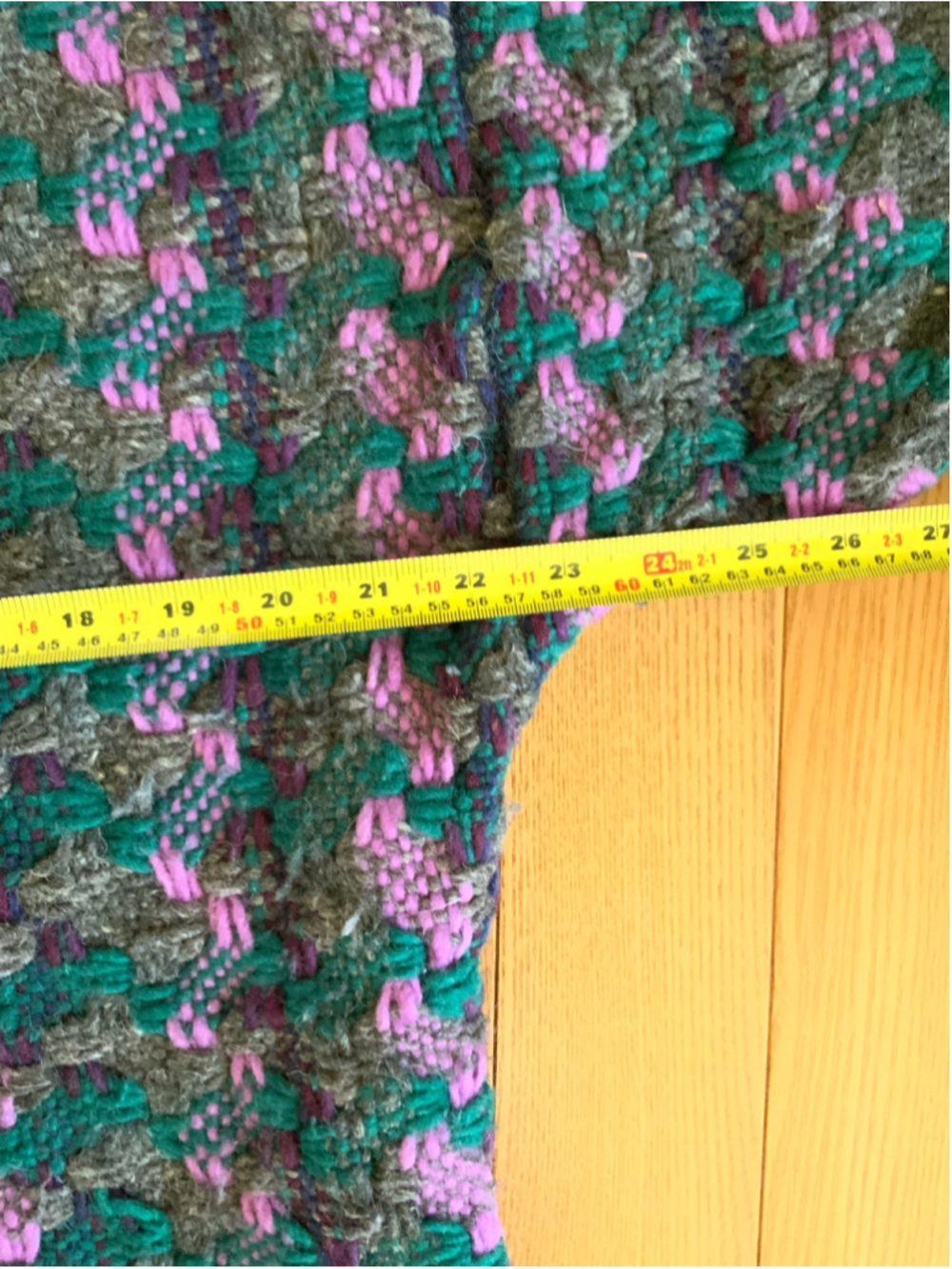 • Vintage 1980s Hand Knit Pure Wool Geometric Sweater | Thick Cozycore Retro - Picture 3 of 10